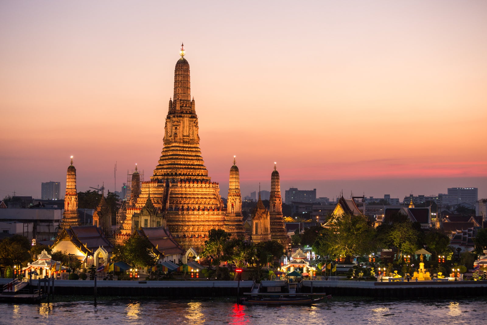 You are currently viewing Cathay Pacific Black Friday deal: Book flights to Taipei and Bangkok from LA for under $700