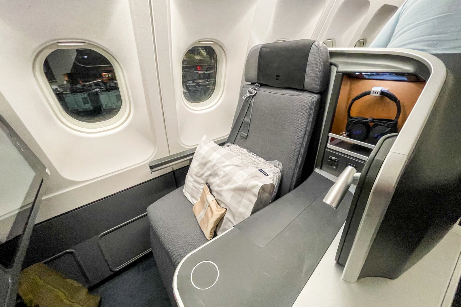 You are currently viewing 8 things I learned while flying business class on SAS  