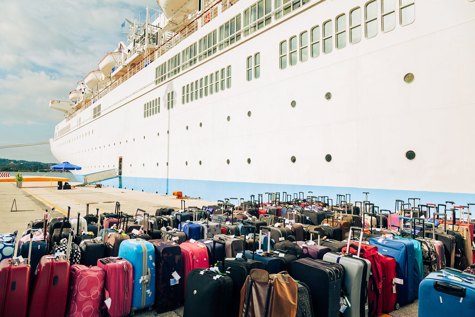 You are currently viewing How long does it take to disembark a cruise ship?