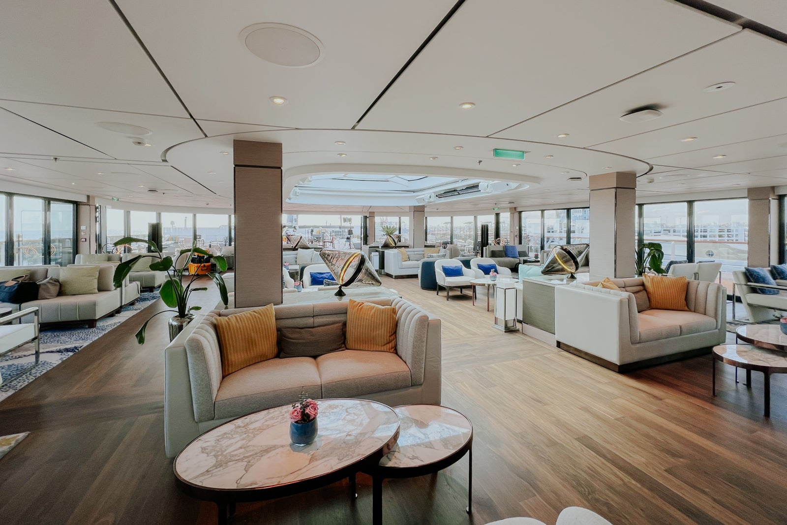 You are currently viewing Why a quick visit to the new Ritz-Carlton yacht left me wanting more