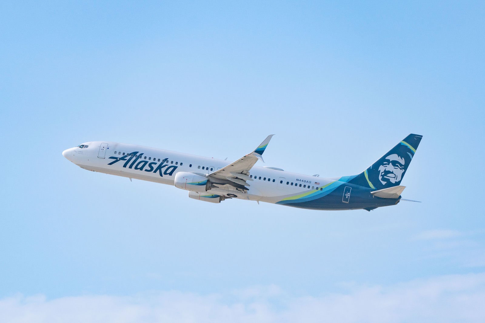 You are currently viewing AAdvantage cuts mileage earning on Alaska saver tickets by 60%