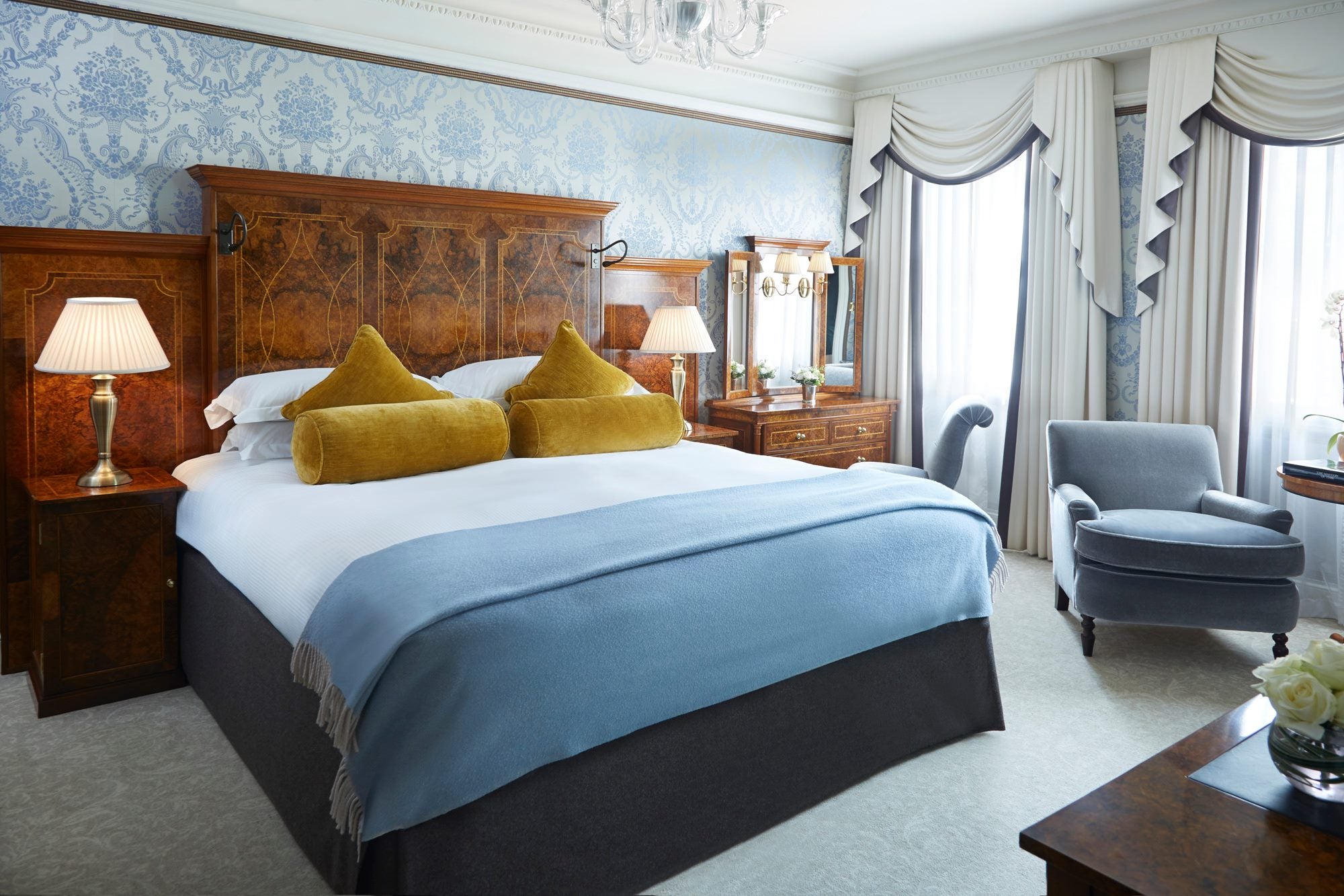 You are currently viewing 7 London hotels used by actual royalty