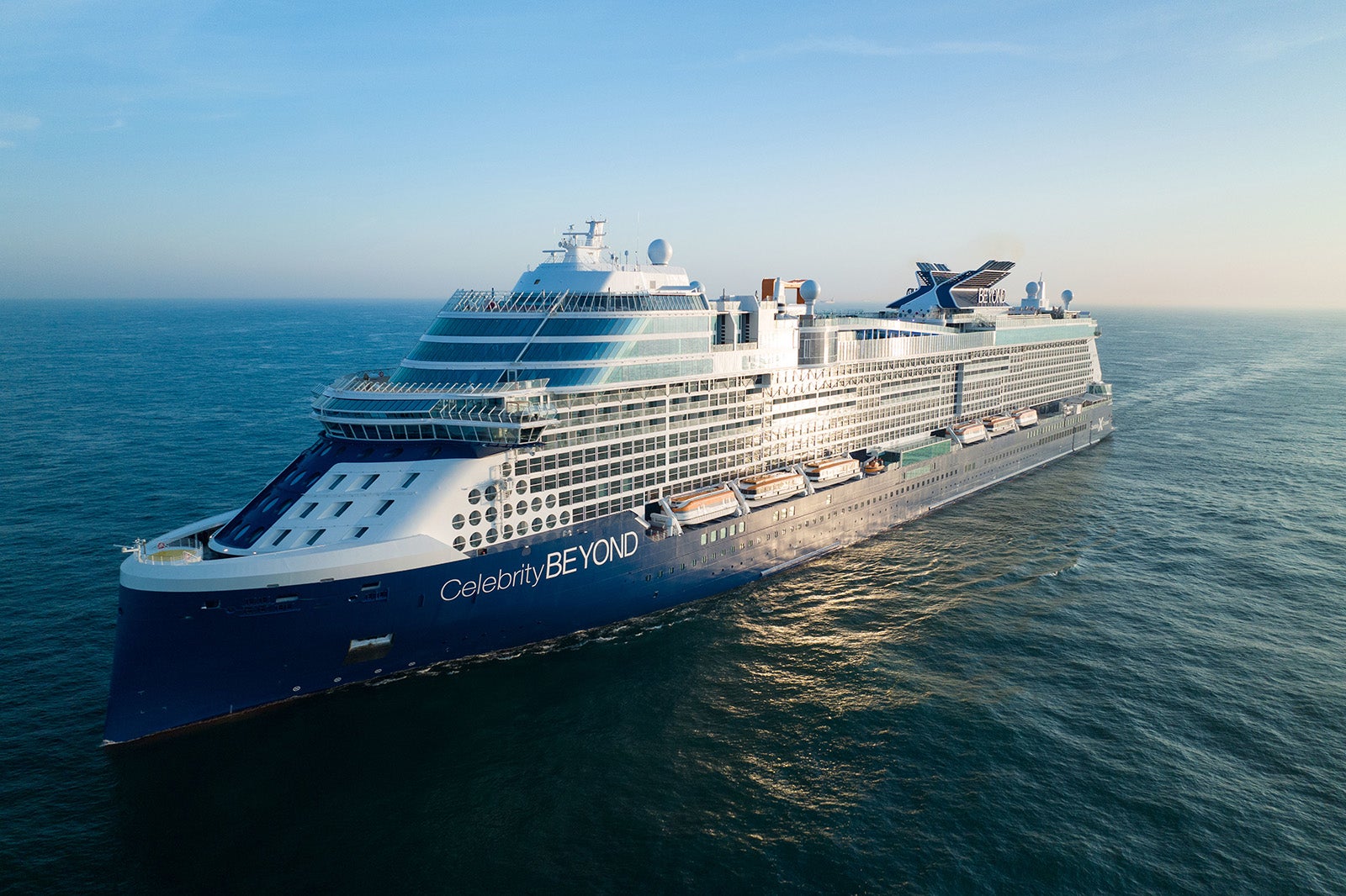 You are currently viewing Celebrity Cruises ships ranked by size from biggest to smallest — the complete list