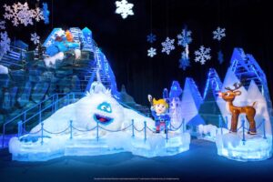Read more about the article Inside Gaylord Ice! Meet the artisans who turn 5,000 tons of ice into winter wonderlands