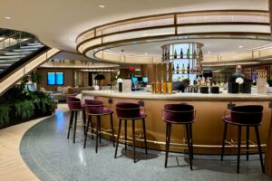 Read more about the article Chase just debuted its LaGuardia lounge — and it’s the nicest in the entire airport
