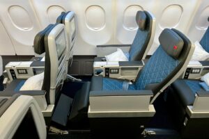 Read more about the article Secure a better seat: The ultimate guide to getting upgraded on Delta flights