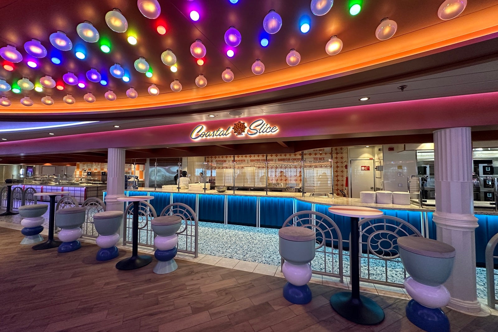 You are currently viewing Carnival cruise pizza: Pizza Pirate, Pizzeria del Capitano and more