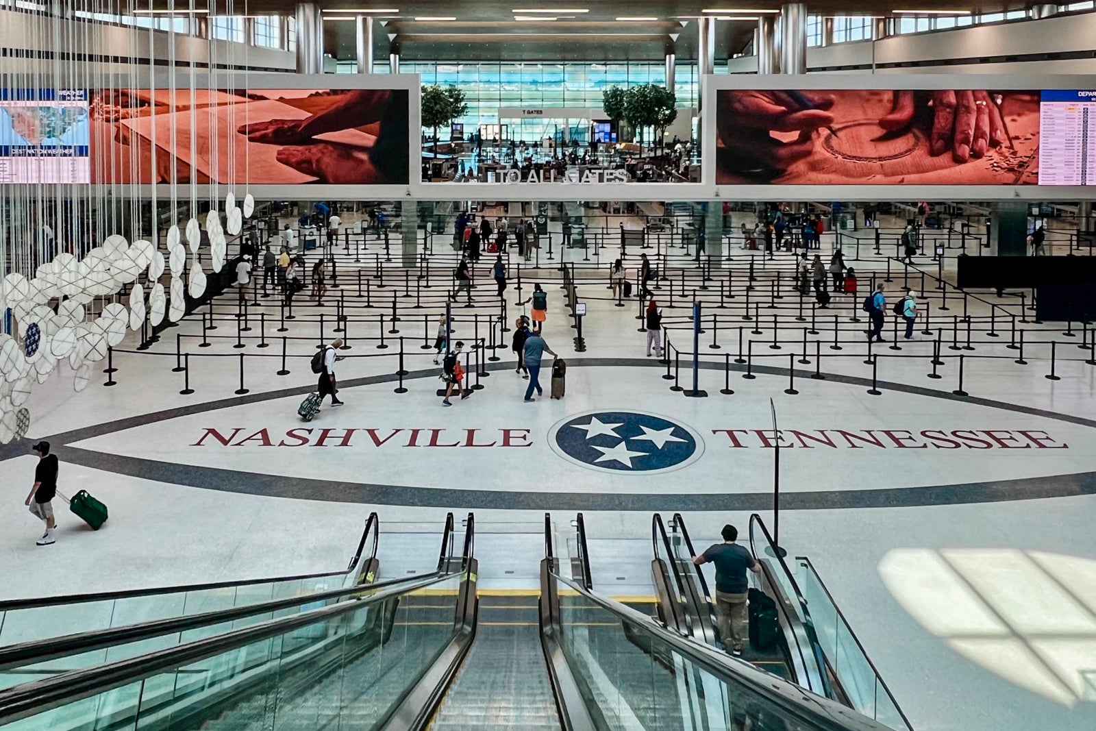 Read more about the article My (totally fun) vacation at Nashville International Airport