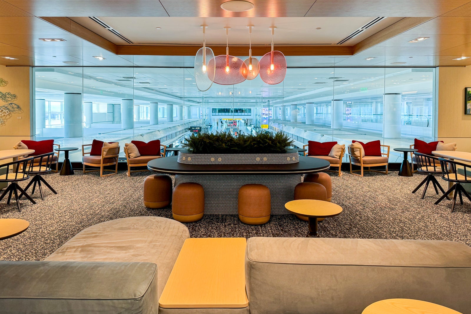 Read more about the article Capital One increases lounge fee for noncardholders