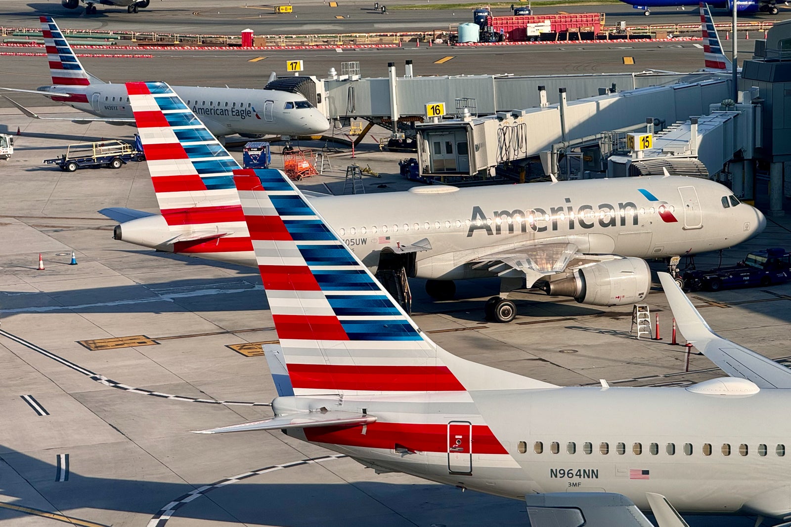 Read more about the article Last chance: Targeted World of Hyatt elite members can register for instant American Airlines status