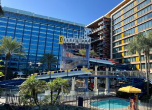 Read more about the article Moments from the magic: 4 reasons staying at a Disneyland hotel is totally worth it