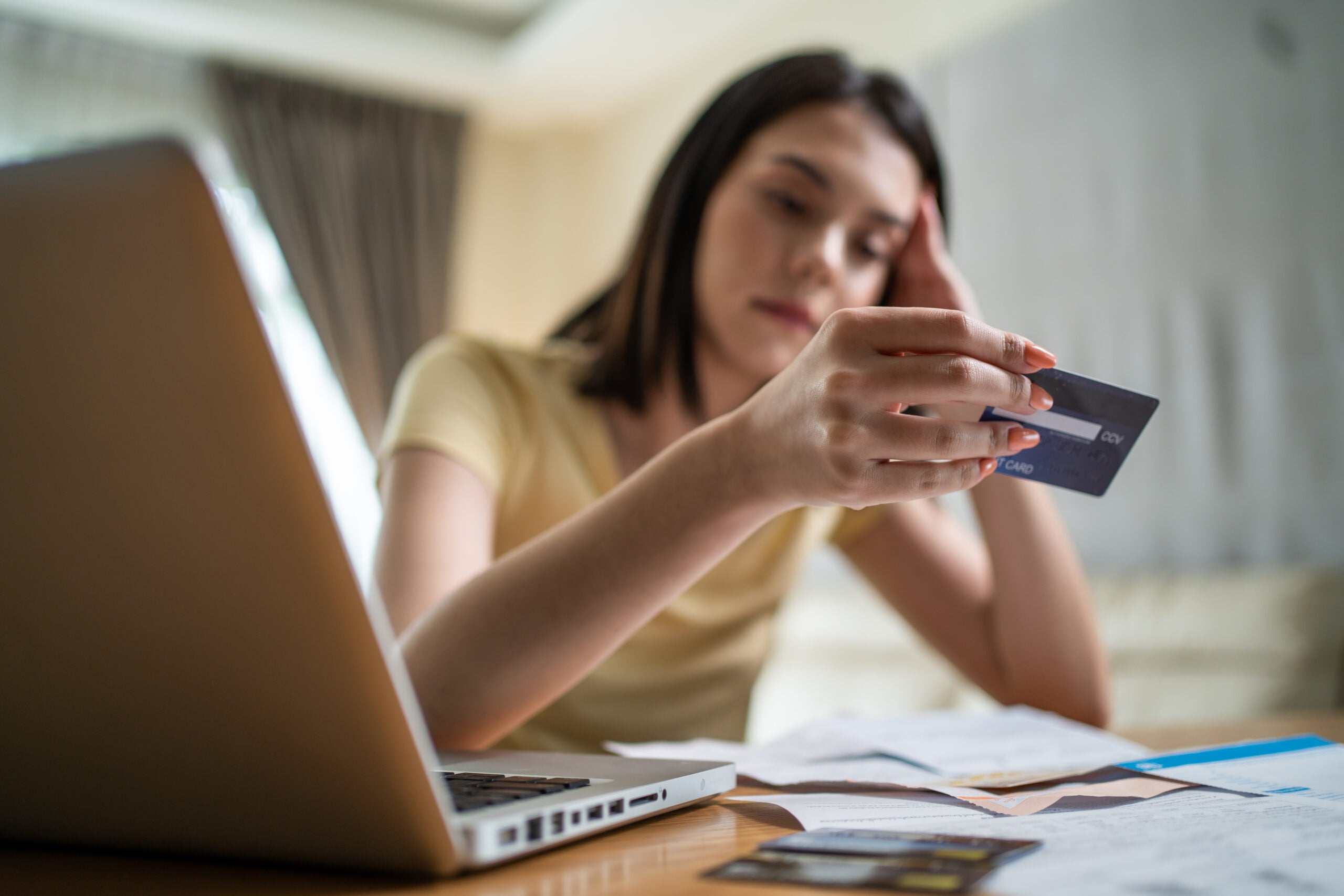 Read more about the article How to manage debt with a balance transfer credit card