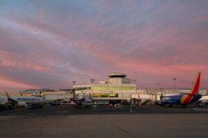 Read more about the article Should Nashville’s airport be renamed after Dolly Parton?