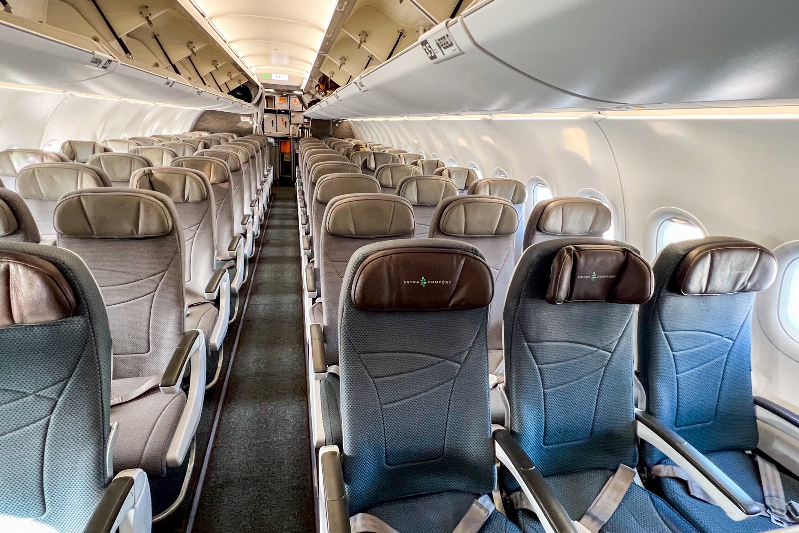 You are currently viewing Alaska Airlines tweaks award charts with HawaiianMiles