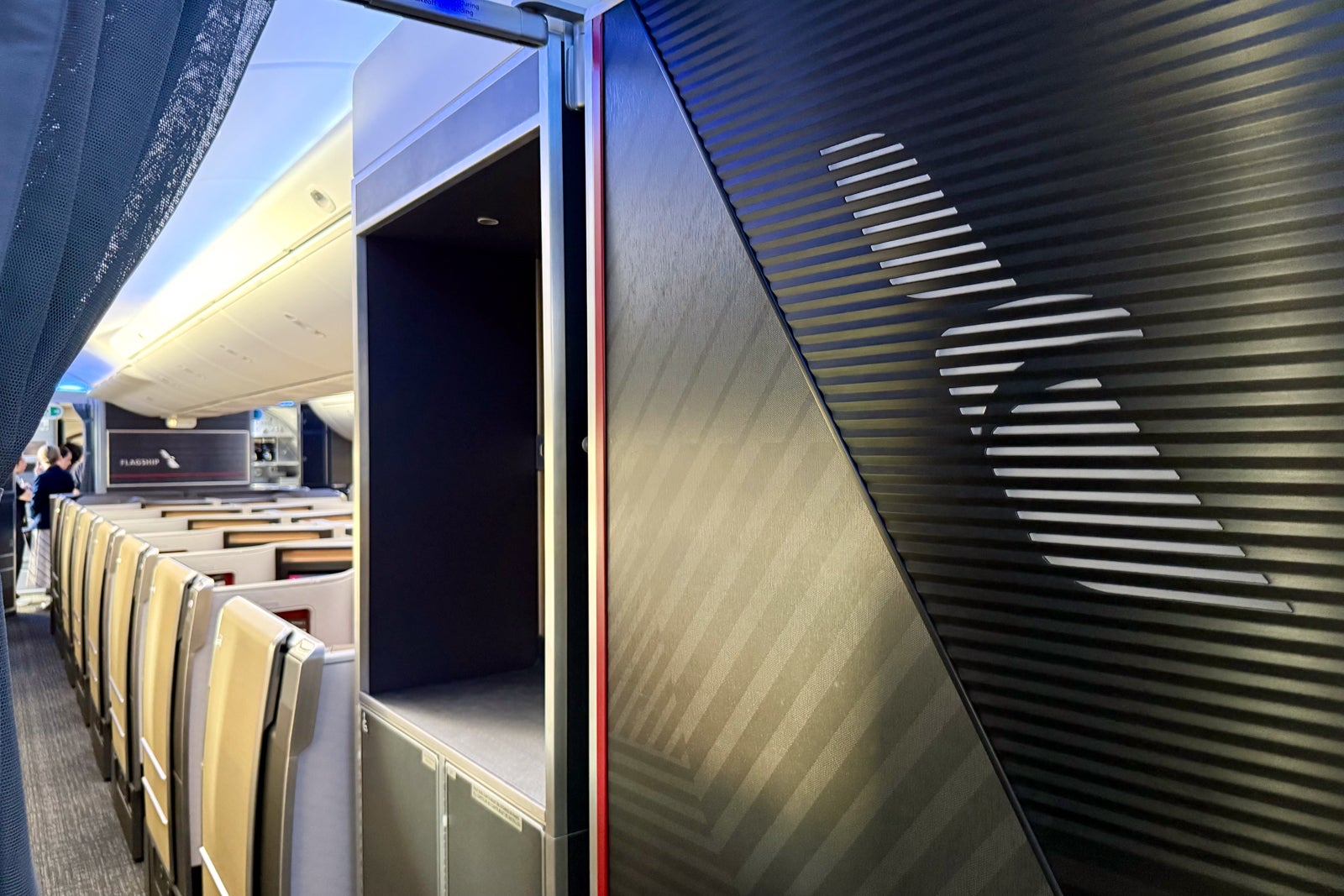 Read more about the article First look: Inside American’s all-new Boeing 787 Dreamliner with Flagship Suite seats and more