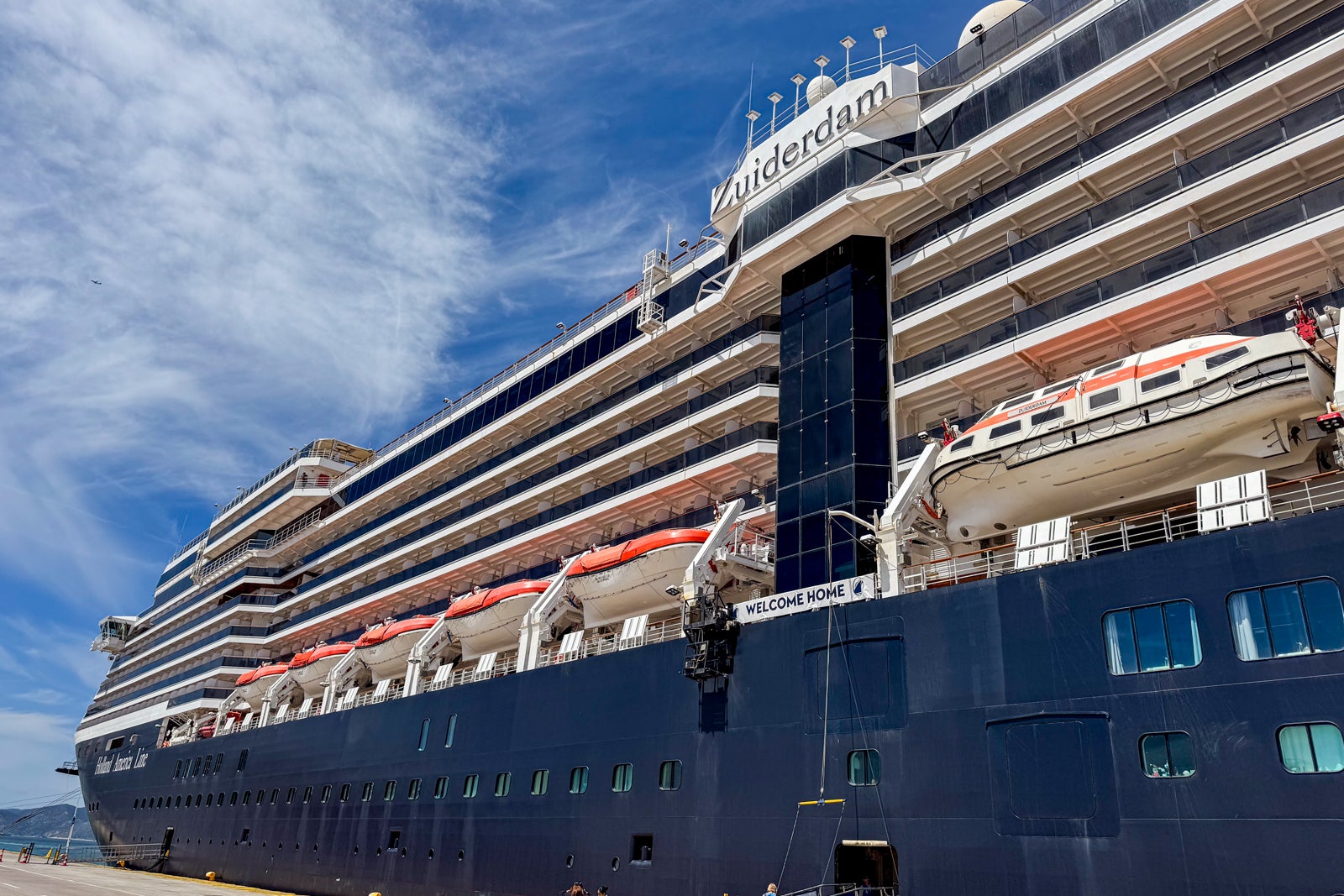 You are currently viewing What’s unique about Holland America’s Grand World Voyages and how they work