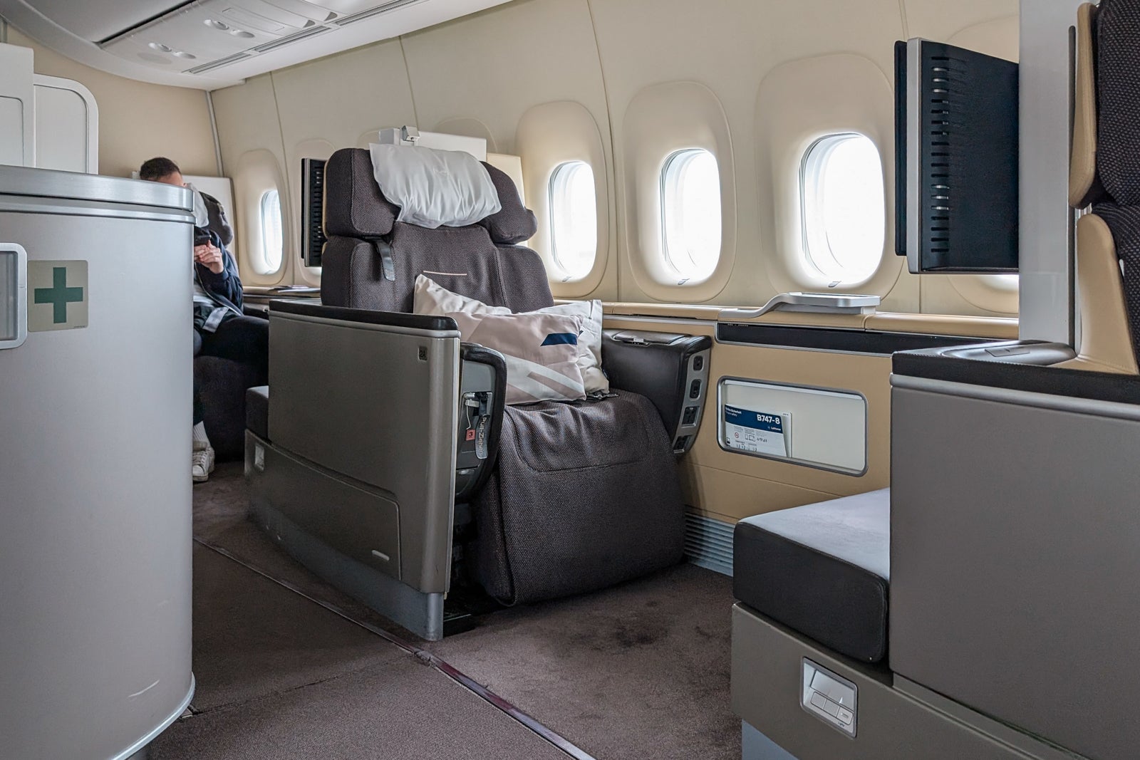 You are currently viewing 21 ways to use 100K Chase Ultimate Rewards points: From budget-friendly flights to luxe hotel stays