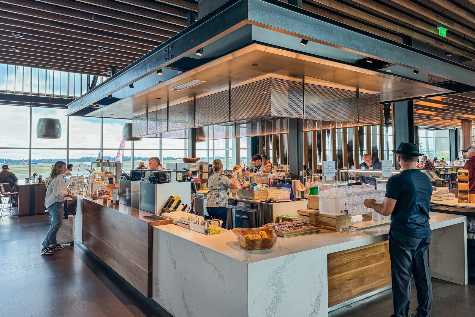 Read more about the article Who’s eligible for the Atmos Rewards Summit Visa Infinite Credit Card?