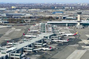 Read more about the article 4 reasons why the Amex Platinum Card may be the ideal card for Delta flyers