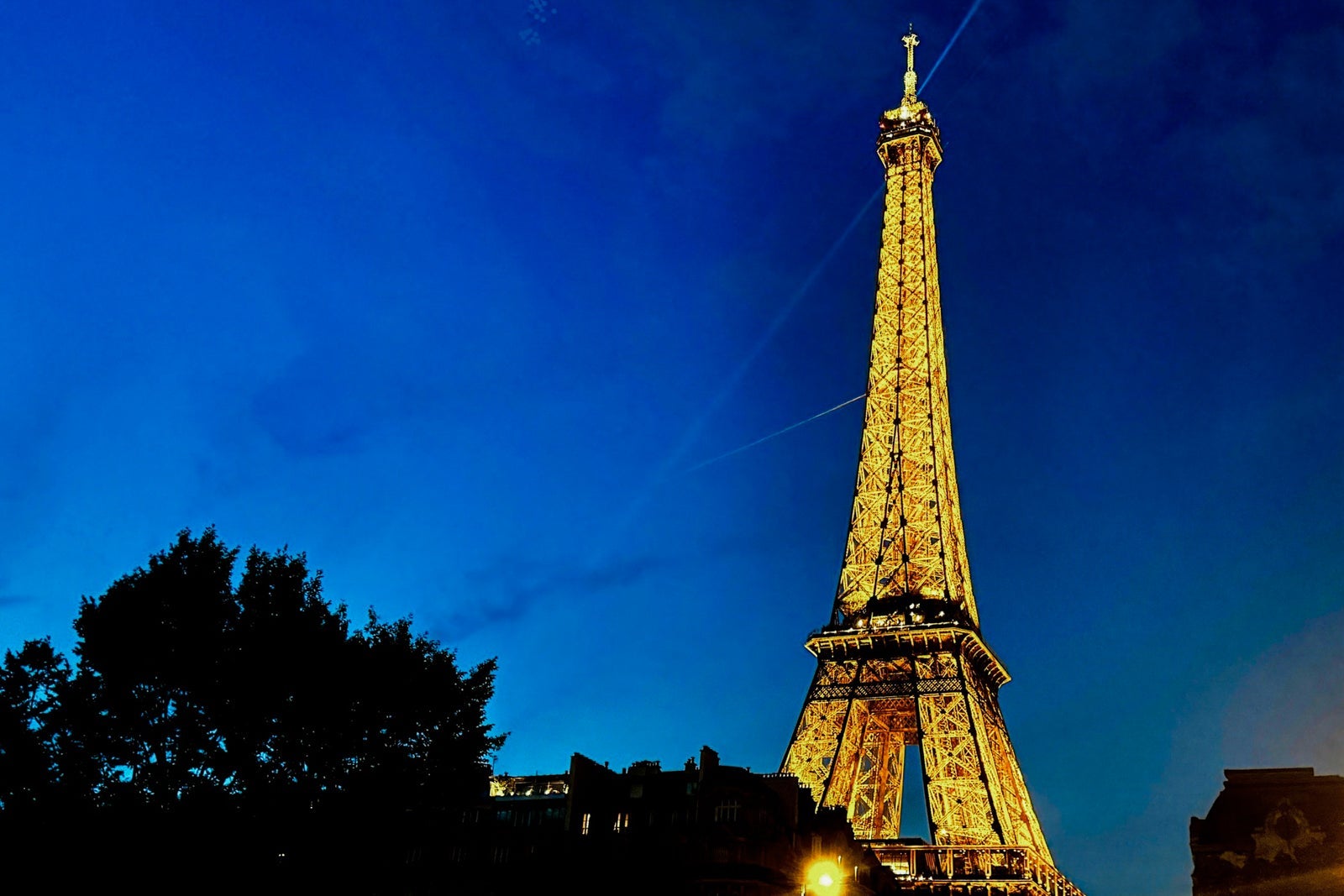 You are currently viewing Delta flash sale: Fly to London, Paris and other European cities from 20,400 SkyMiles