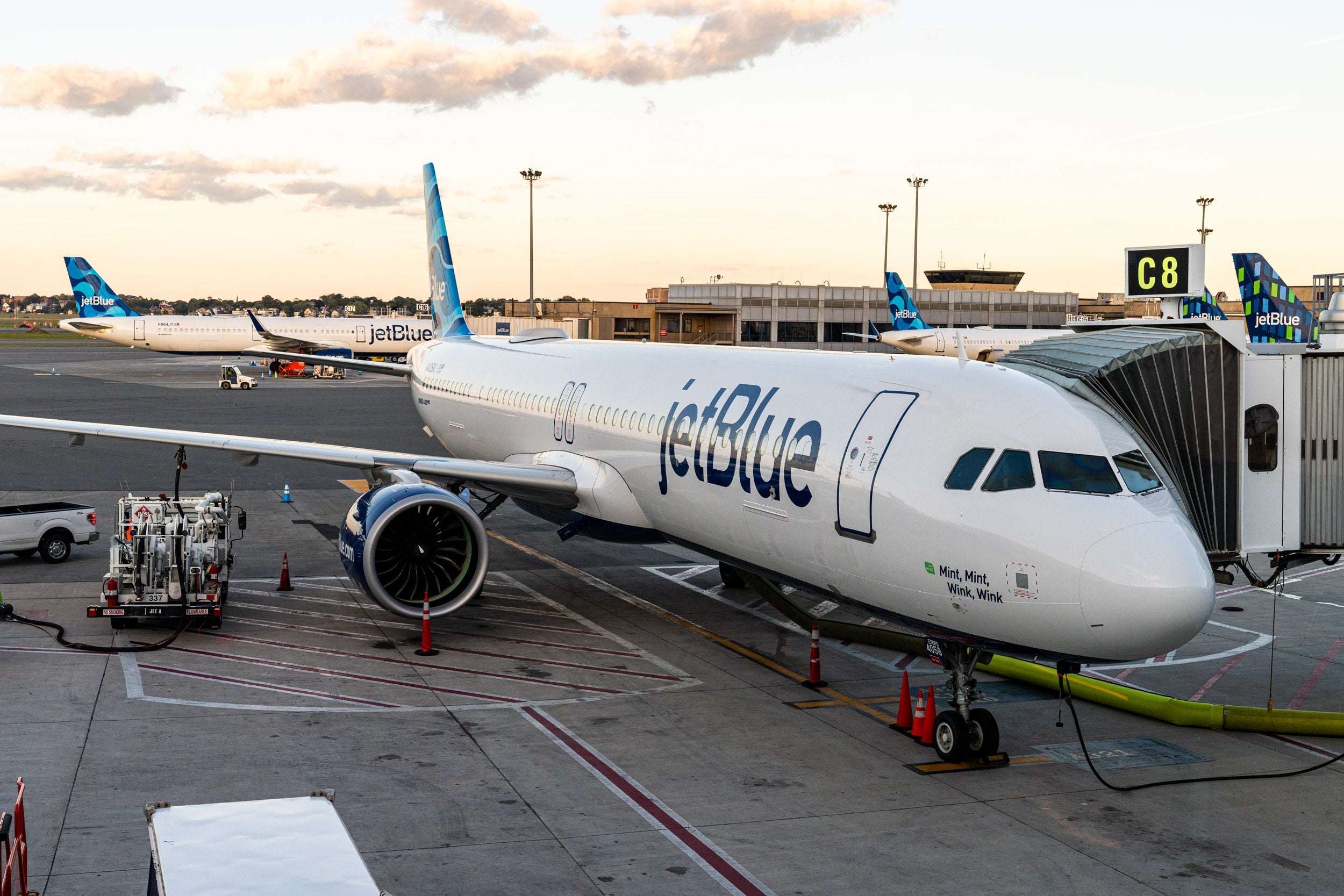 Read more about the article United, JetBlue expand Blue Sky partnership, with elite perks coming by spring