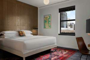 Read more about the article These nonsmoking hotel guests got charged $500 smoking fees — here’s how to avoid it