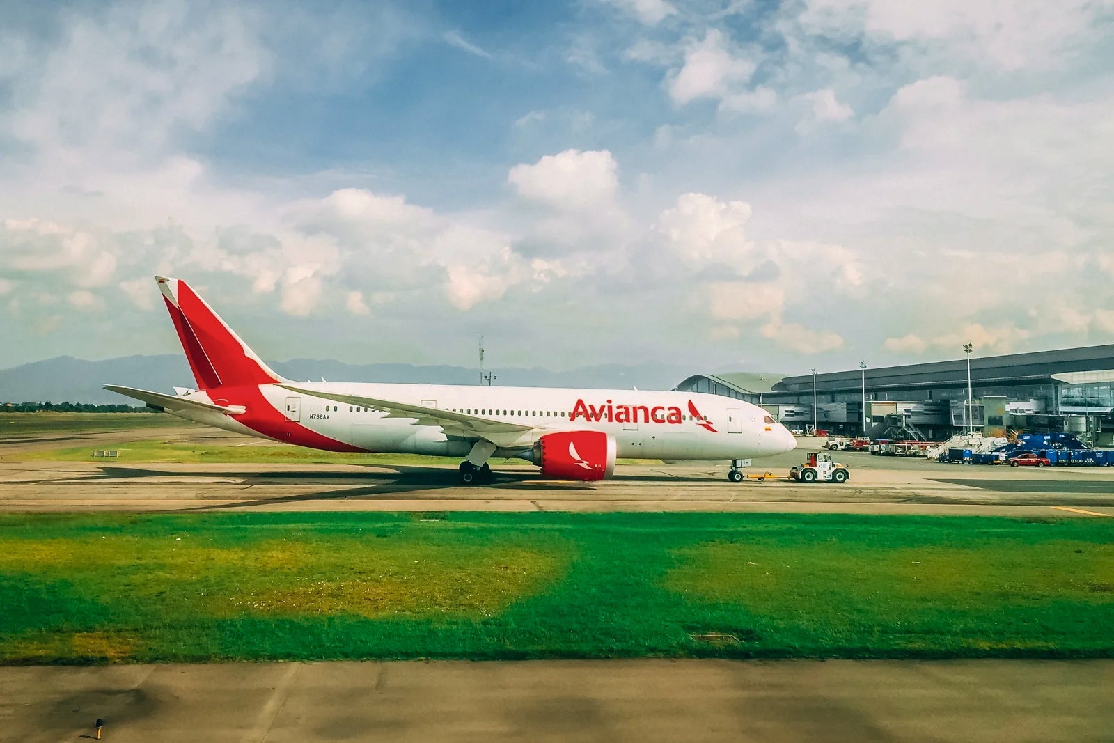 You are currently viewing Avianca Lifemiles American Express Card review: A cheap way to get Avianca status