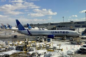 Read more about the article United has hiked prices 5 times, says higher fares may stay for awhile