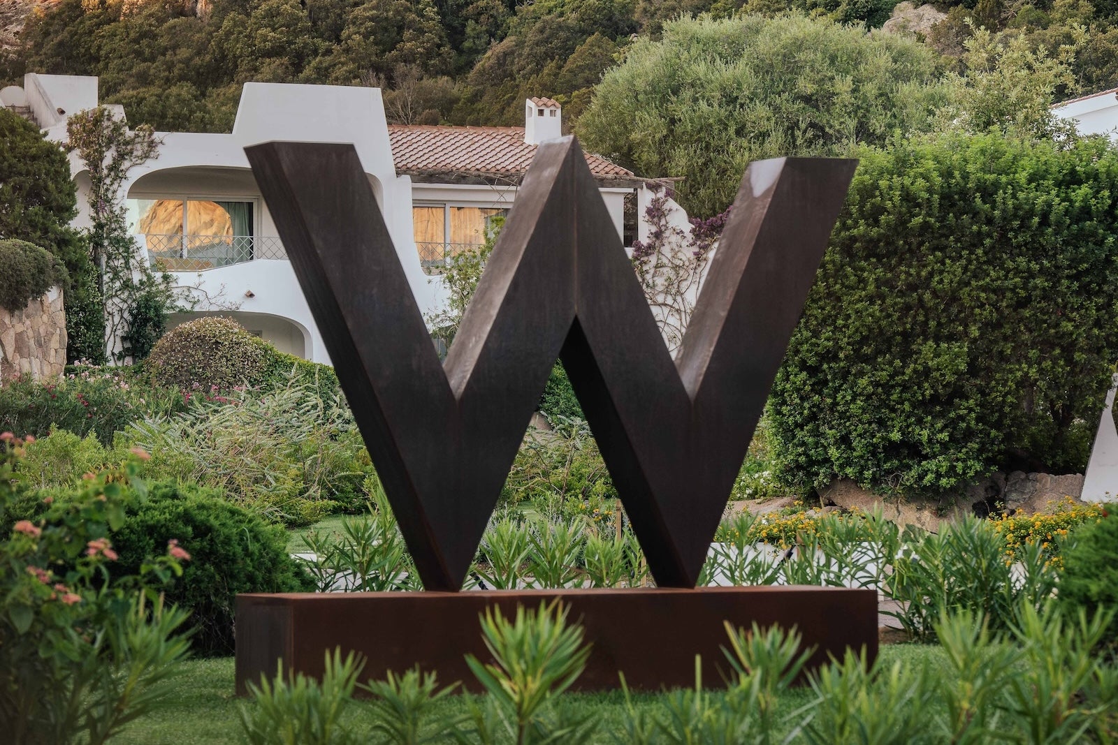 You are currently viewing Italy’s newest W opens in Sardinia with a private marina, Mediterranean views