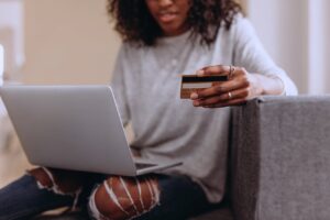 Read more about the article How to refer friends to American Express cards and earn bonus points
