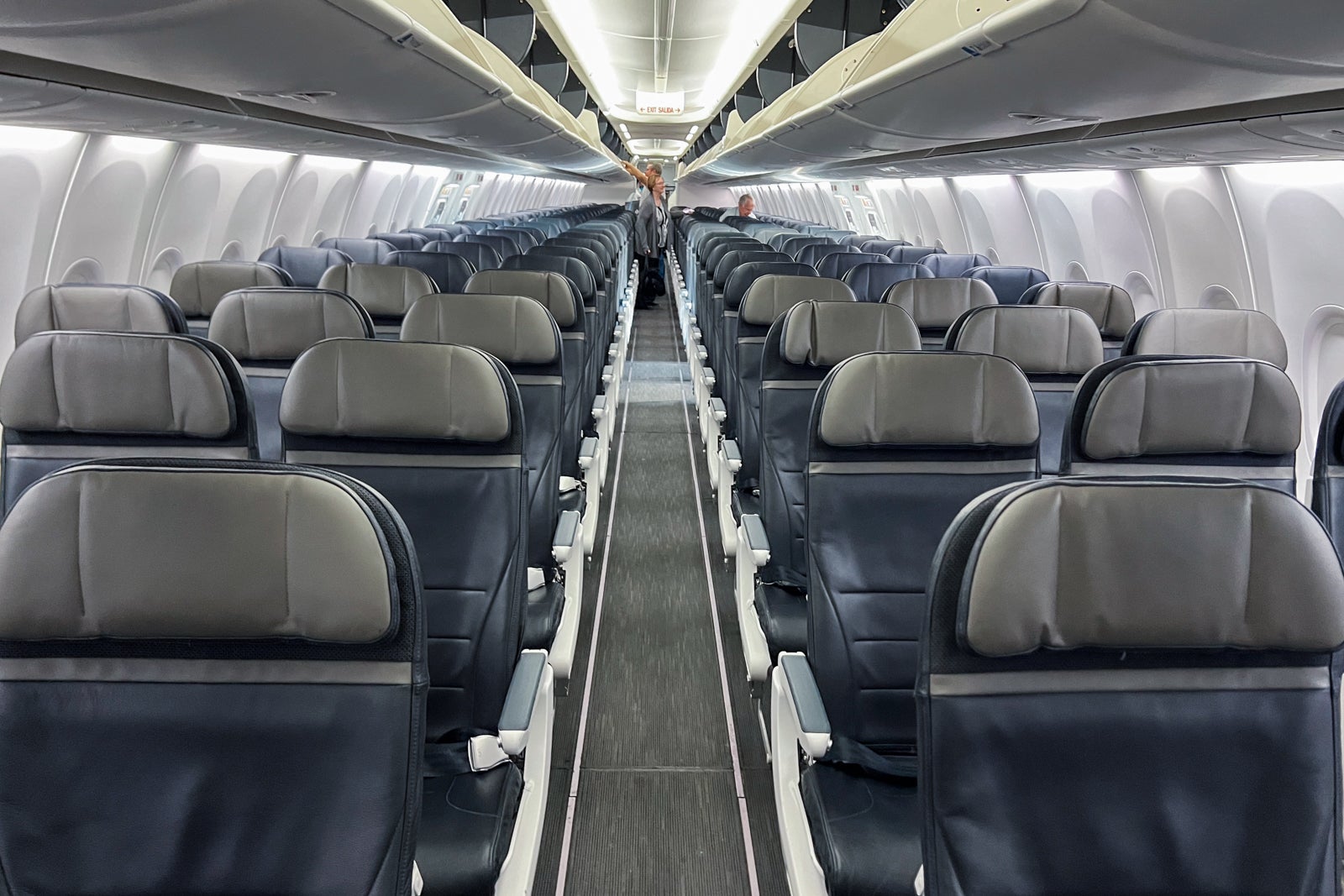 You are currently viewing Alaska Airlines to remove earning on basic economy tickets, increase ticketing fees
