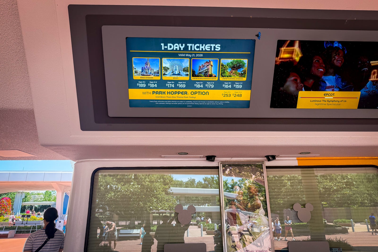 Read more about the article Sun, fun and savings: Tips for visiting Disney World this summer