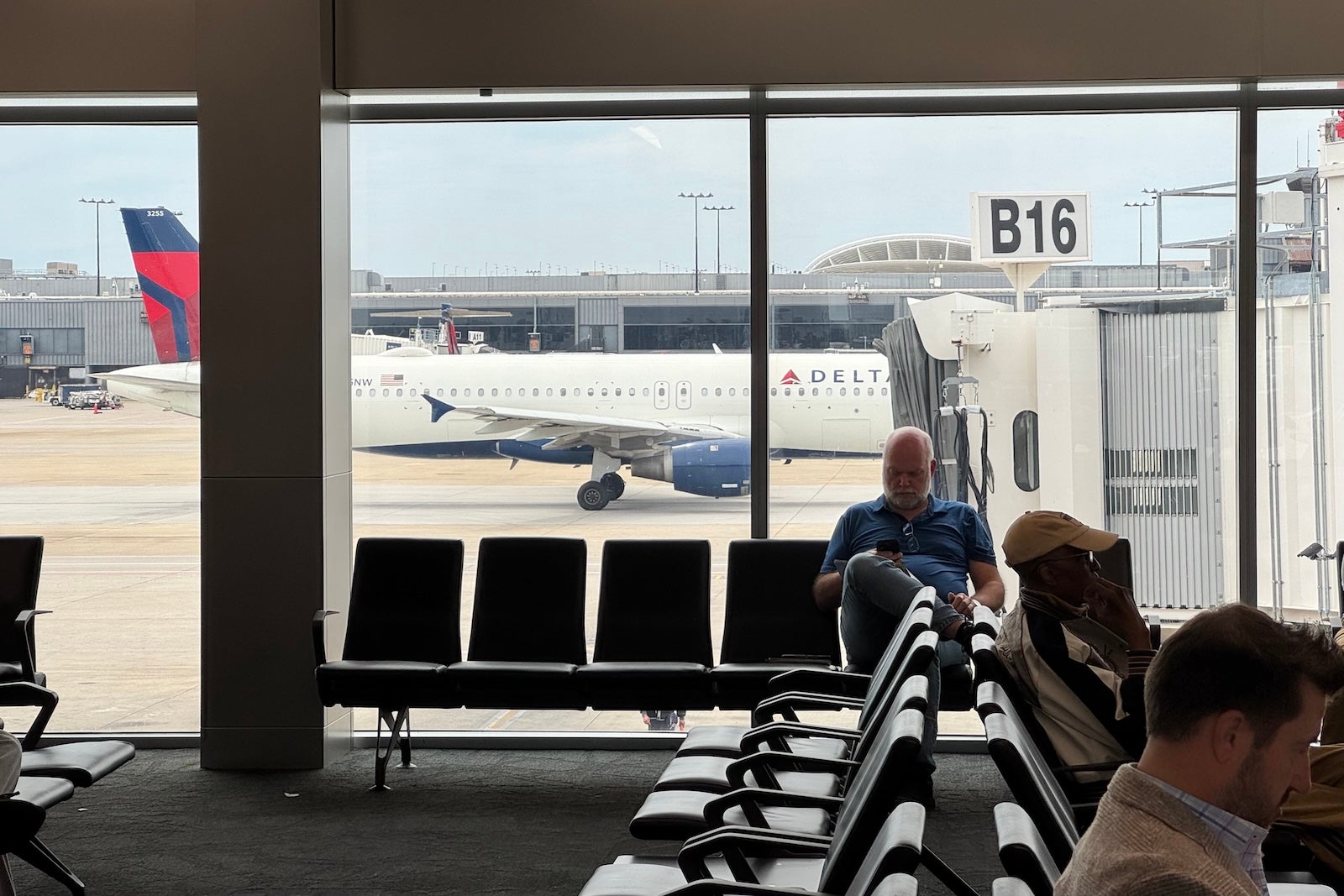 You are currently viewing Finally, some better news about airfare: Our tips for booking as flight prices cool (a little)