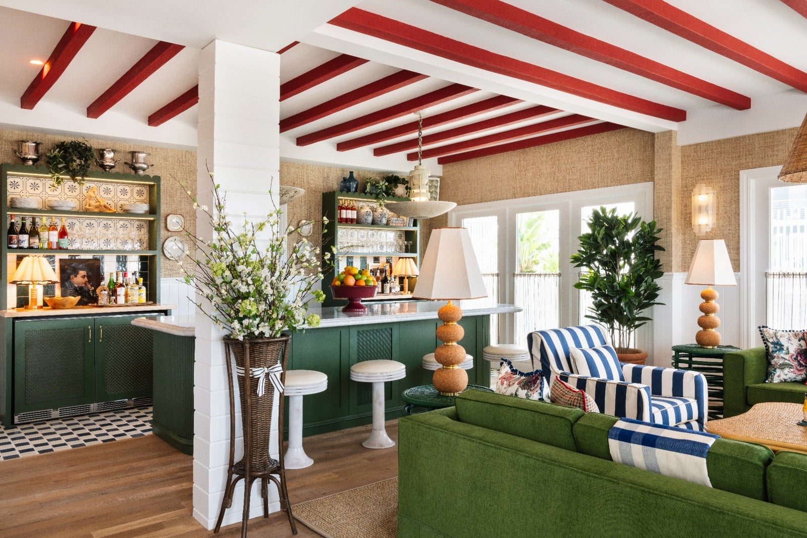 You are currently viewing Free Champagne breakfast and poolside cabanas: These boutique hotels will soon be bookable on Marriott points