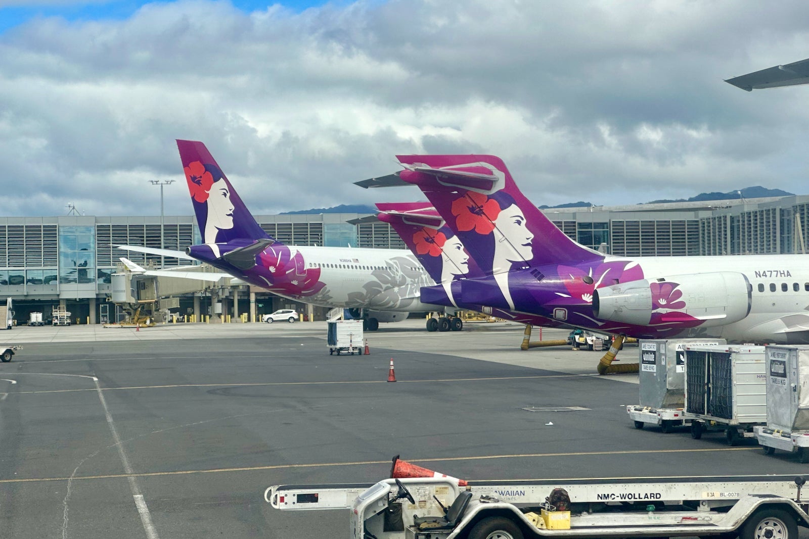 You are currently viewing Hawaiian Airlines to get Alaska’s Boeing 737s for inter-island service, phase out 717s