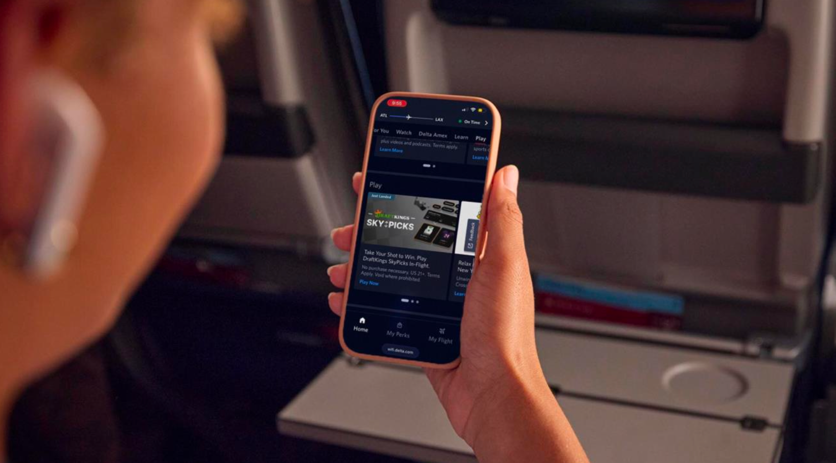 You are currently viewing Gaming, not gambling: Delta partners with DraftKings for inflight sports picks