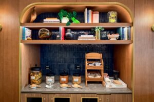 Read more about the article Best airport lounge access credit cards: 4 picks for frequent flyers