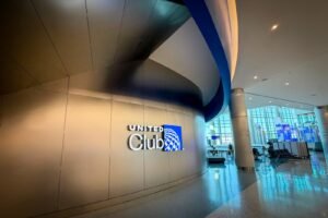 Read more about the article Inside the largest airline lounge in America: United’s massive new Houston club