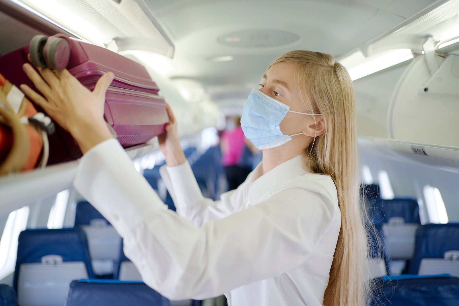 You are currently viewing It’s officially flu season: Here’s how to avoid getting sick on a plane