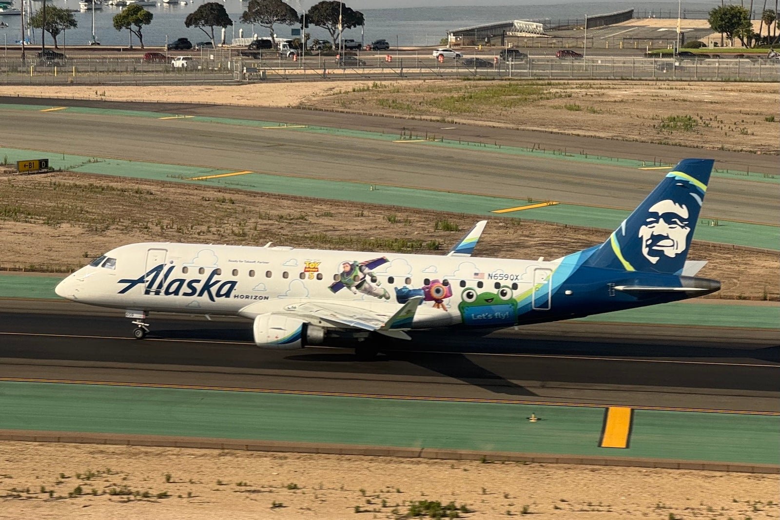 Read more about the article Alaska plots credit card with no annual fee, drops hints about next Atmos transfer partner